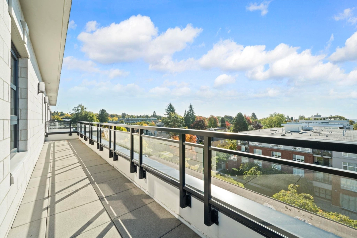 Swimming Pool Photo of 504 6168 East Boulevard, Vancouver, BC