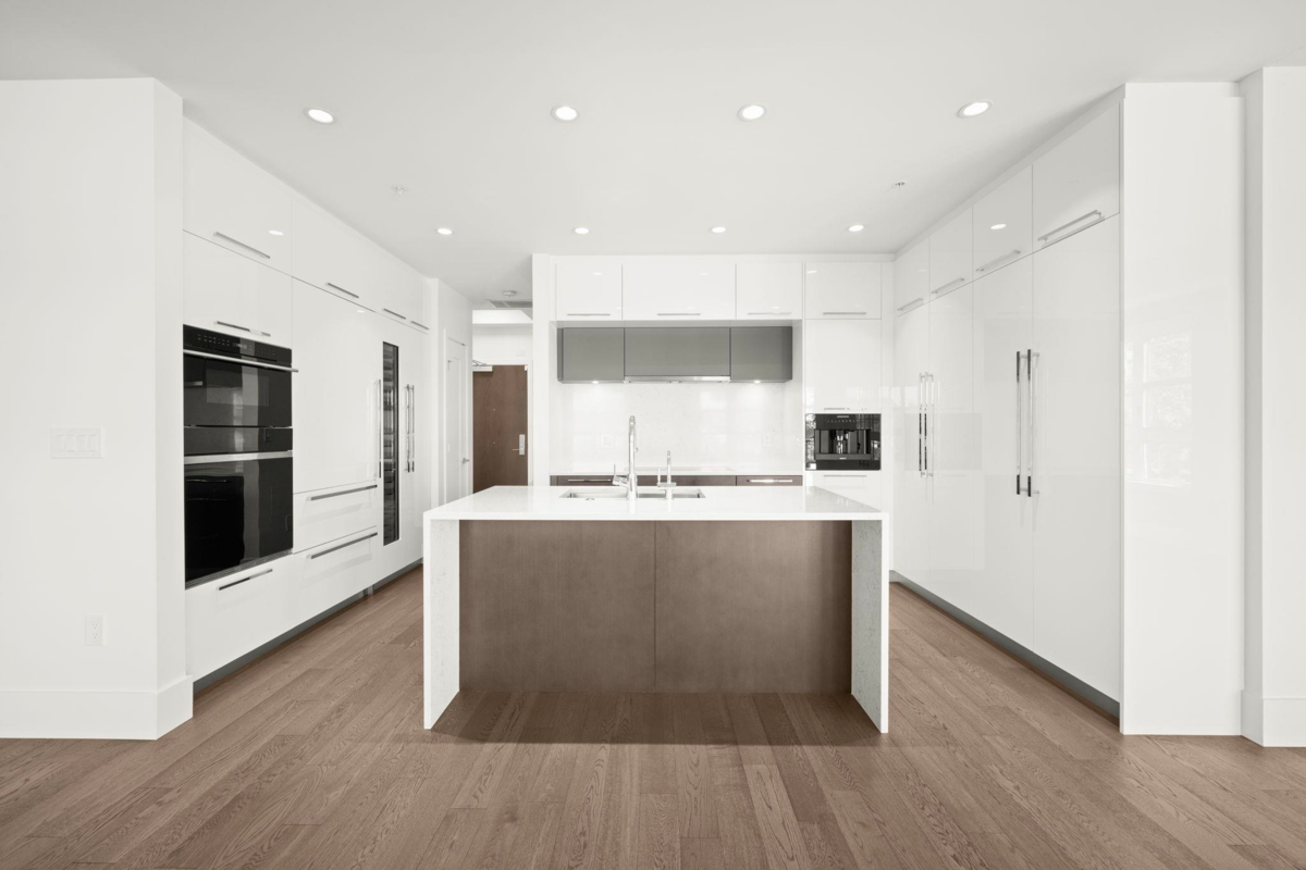 Walk-In Closet Photo of 504 6168 East Boulevard, Vancouver, BC