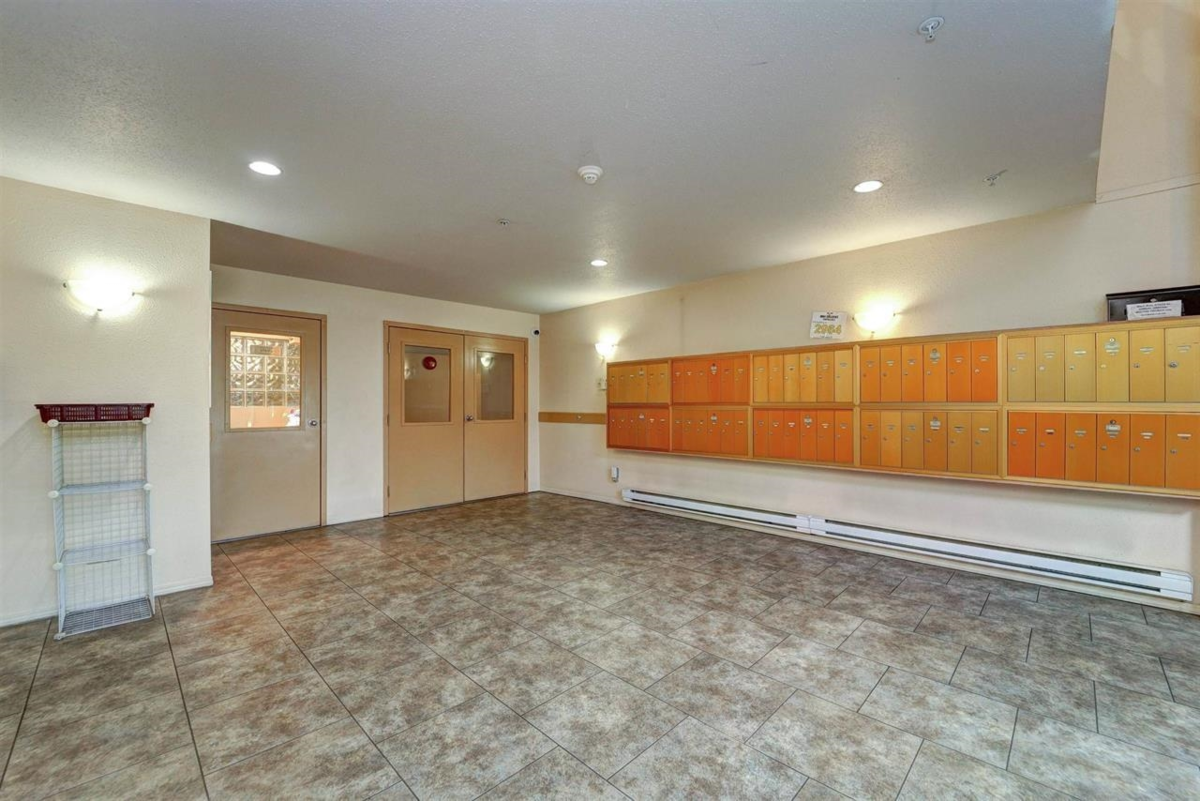 Kitchen Photo of 103 2964 Trethewey Street, Abbotsford, BC