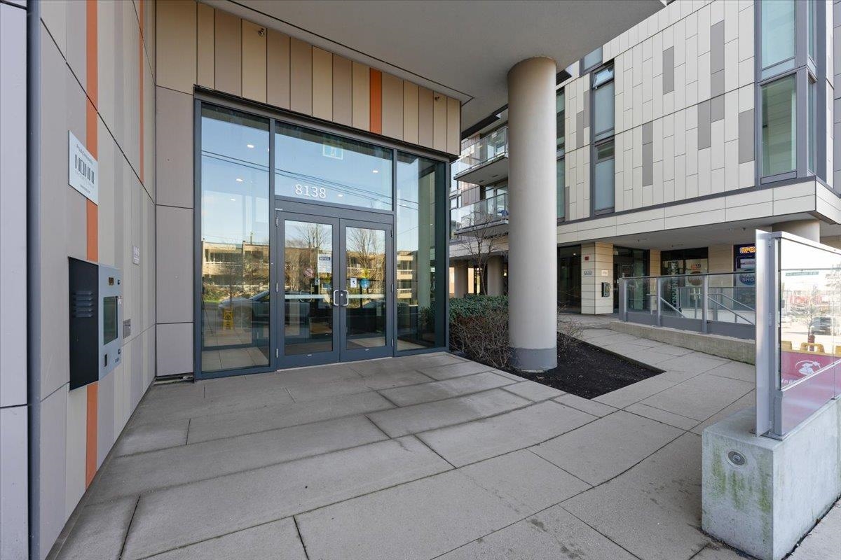 Living Room Photo of 410 8138 Fraser Street, Vancouver, BC