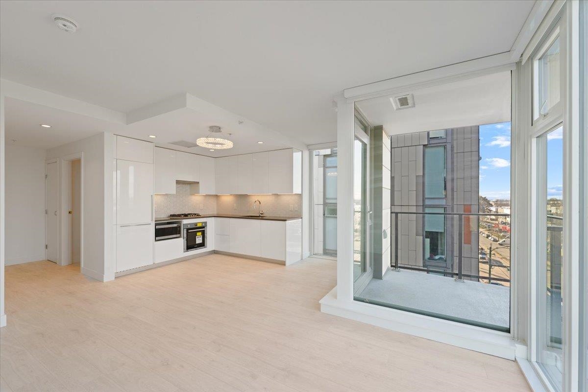 Primary Bathroom Photo of 410 8138 Fraser Street, Vancouver, BC