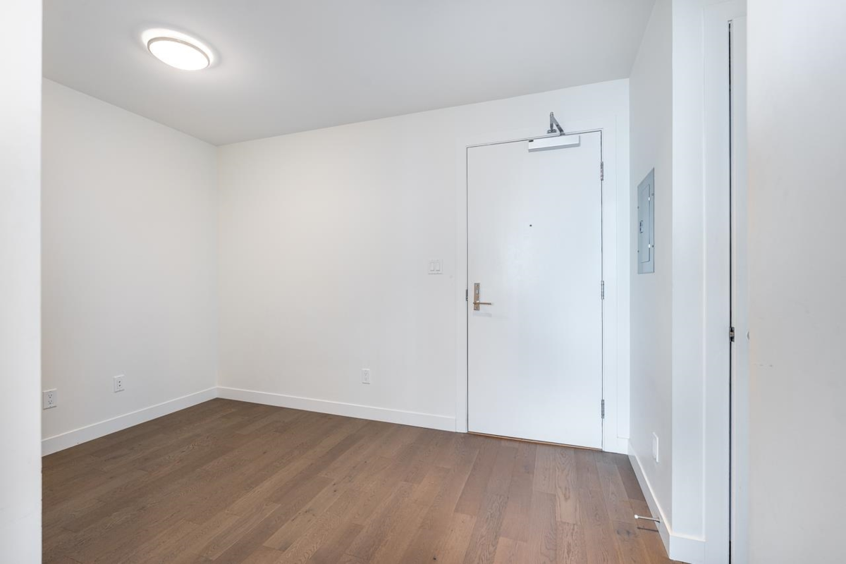 Hallway Photo of 1006 9060 University Crescent, Burnaby, BC