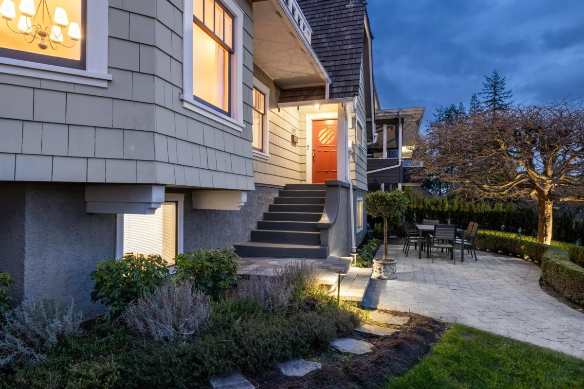 Dining Area Photo of 402 Brand Street, North Vancouver, BC
