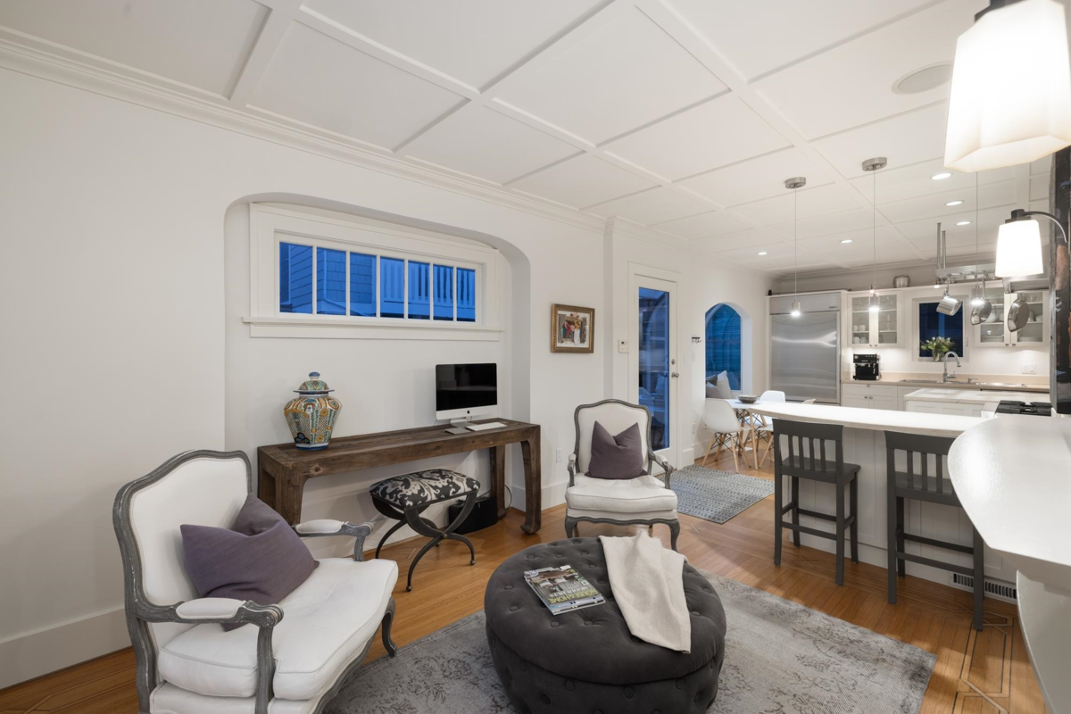 Guest Bathroom Photo of 402 Brand Street, North Vancouver, BC