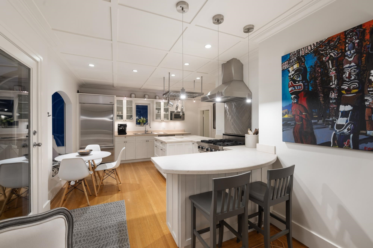 Hallway Photo of 402 Brand Street, North Vancouver, BC