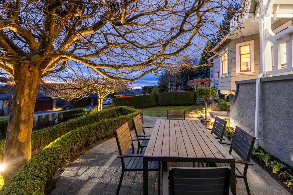 Kitchen Photo of 402 Brand Street, North Vancouver, BC