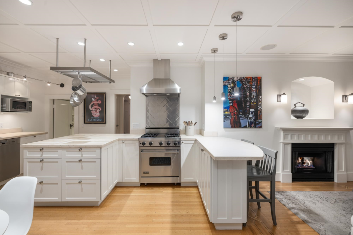 Loft / Bonus Room Photo of 402 Brand Street, North Vancouver, BC