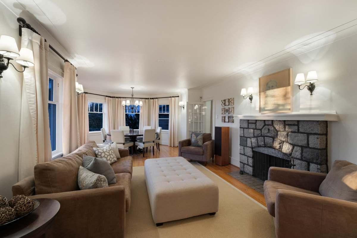 Primary Bedroom Photo of 402 Brand Street, North Vancouver, BC