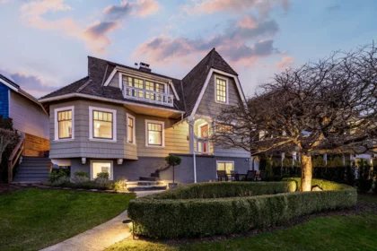 402 Brand Street, North Vancouver, BC, Upper Lonsdale — 4 bed single family residence for sale