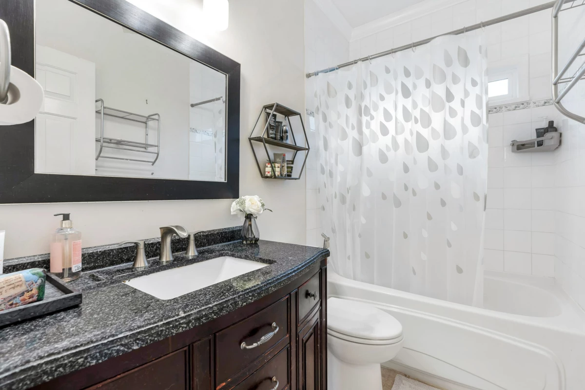 Powder Room Photo of 122 Blackberry Drive, Port Moody, BC