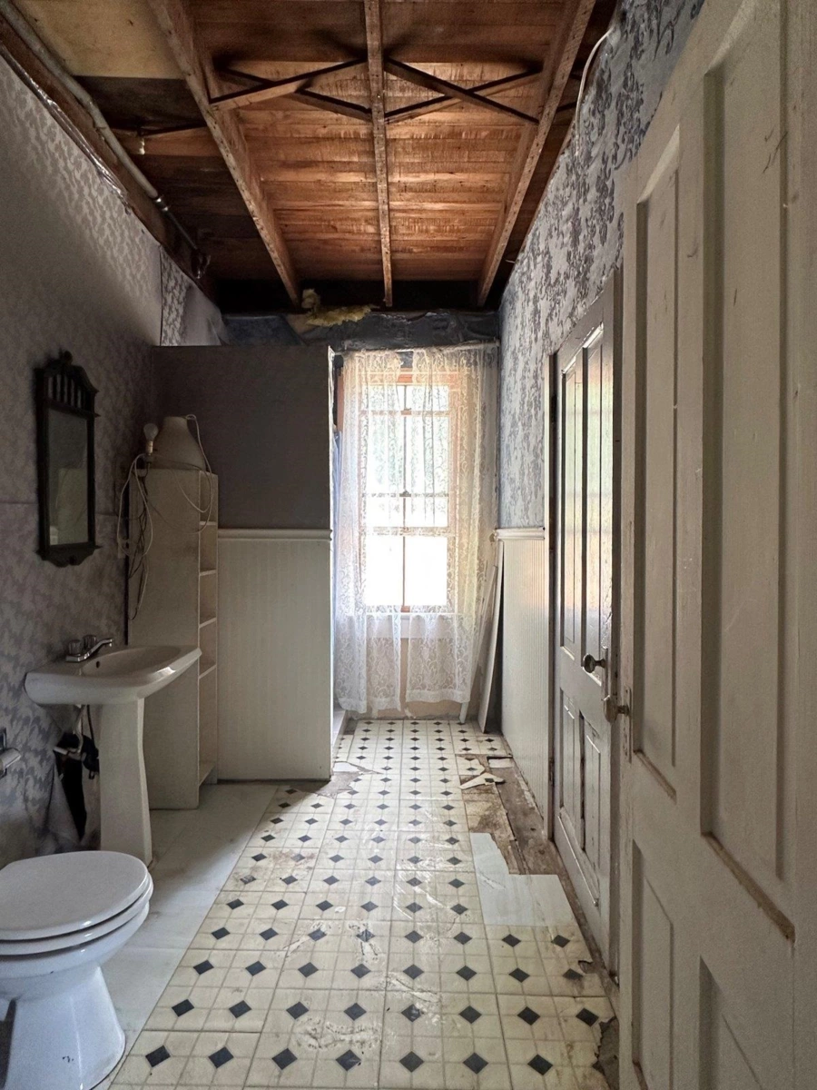 Kitchen Photo of 31010 Trans Canada Highway, Yale, BC