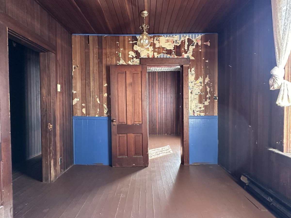 Primary Bathroom Photo of 31010 Trans Canada Highway, Yale, BC