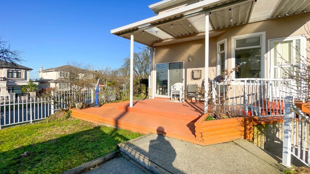 Front Yard Photo of 2056 Scarboro Avenue, Vancouver, BC