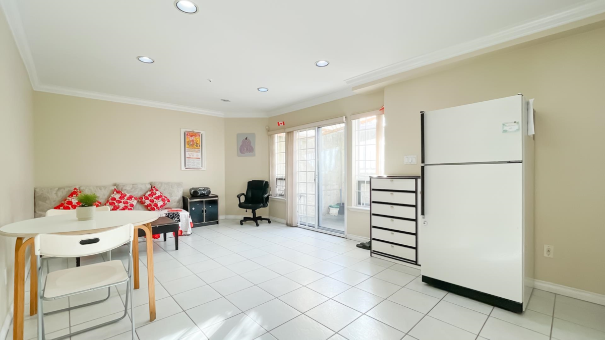 Hallway Photo of 2056 Scarboro Avenue, Vancouver, BC
