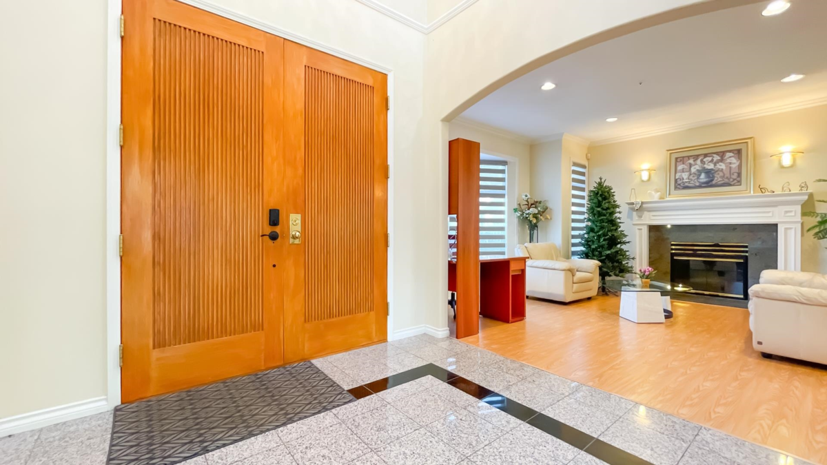 Kitchen Photo of 2056 Scarboro Avenue, Vancouver, BC