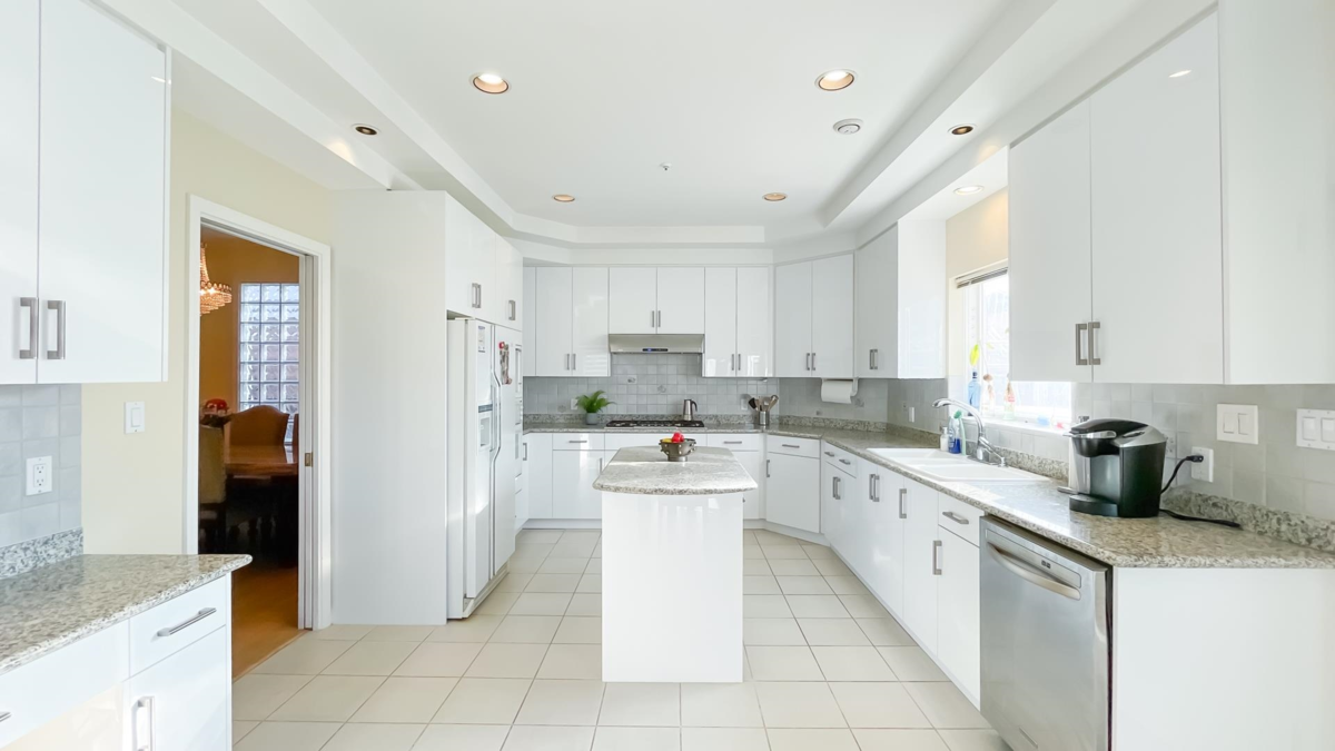 Primary Bathroom Photo of 2056 Scarboro Avenue, Vancouver, BC