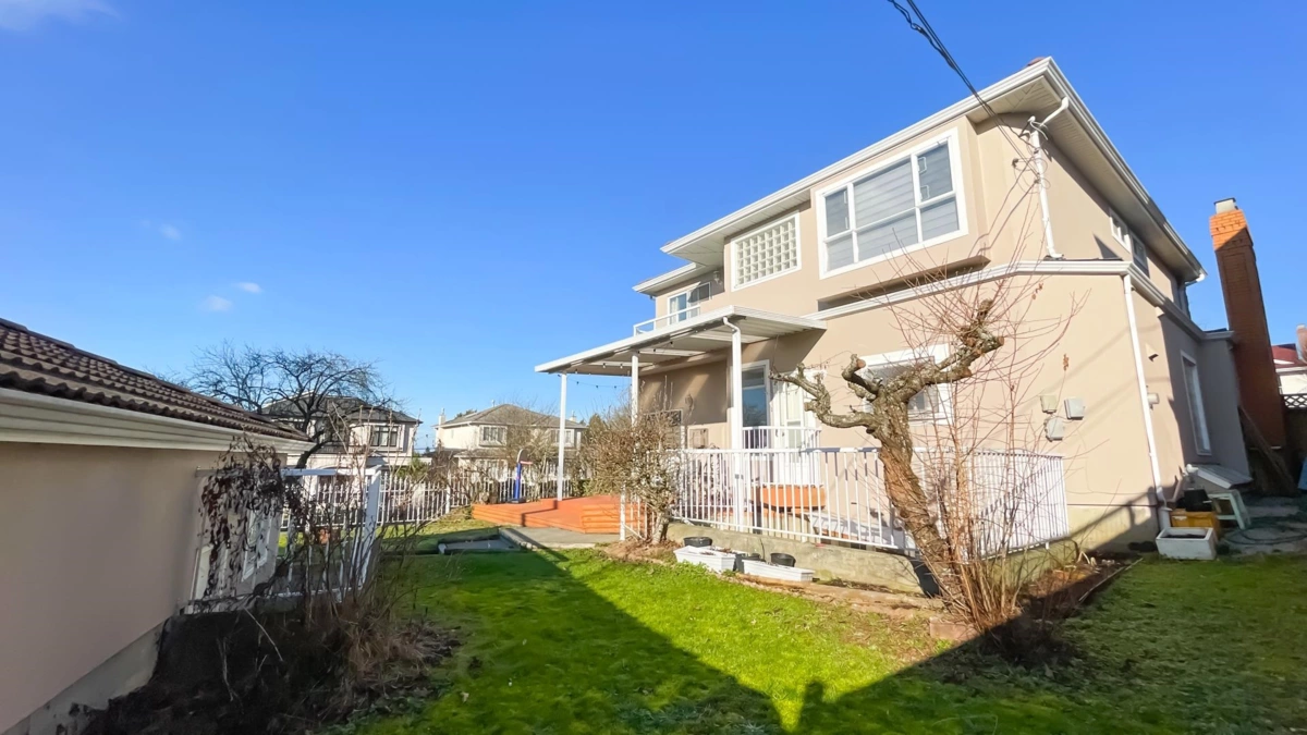 Swimming Pool Photo of 2056 Scarboro Avenue, Vancouver, BC