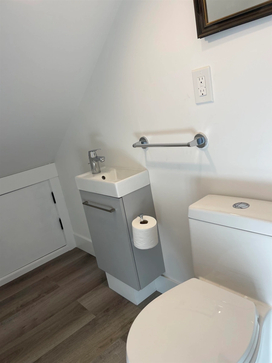 Primary Bathroom Photo of 500 Douglas Crescent, Richmond, BC