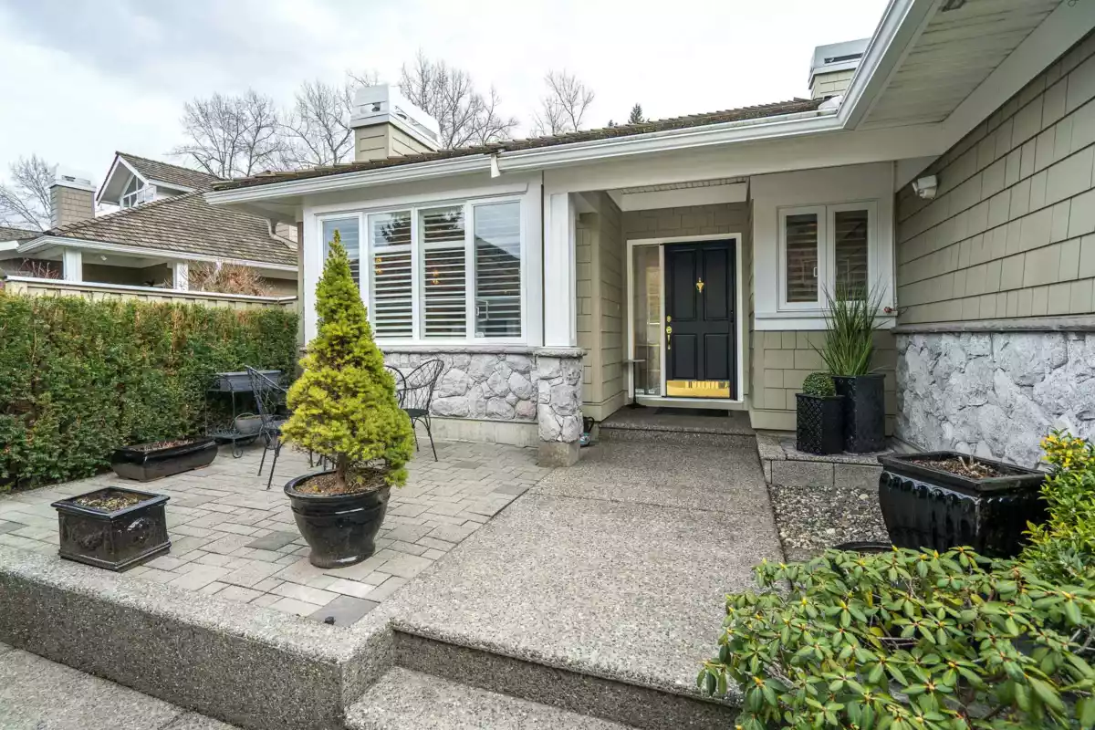 Living Room Photo of 31 3355 Morgan Creek Way, Surrey, BC