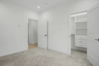 Hallway Photo of 16685 15a Avenue, Surrey, BC