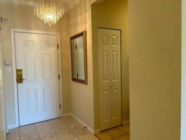 225 3098 Guildford Way, Coquitlam, BC, Coquitlam — Apartment/Condo for sale