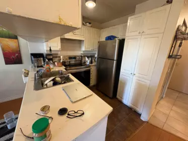 Kitchen Island Photo of 305 1035 Auckland Street, New Westminster, BC