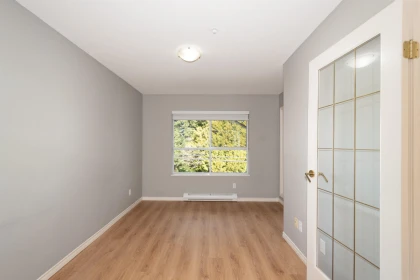 Kitchen Photo of 311 15272 20 Avenue, Surrey, BC