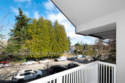 Primary Bathroom Photo of 311 15272 20 Avenue, Surrey, BC