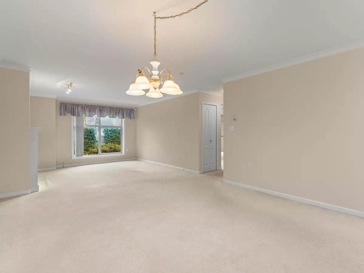 Living Room Photo of 118 15350 19a Avenue, Surrey, BC