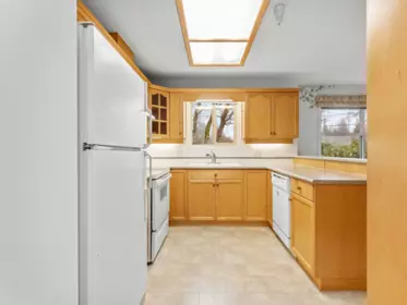Kitchen Island Photo of 118 15350 19a Avenue, Surrey, BC