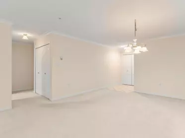 Kitchen Photo of 118 15350 19a Avenue, Surrey, BC