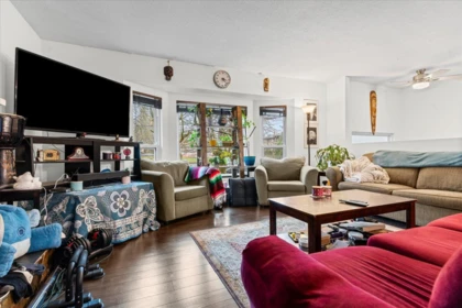 Primary Bedroom Photo of 33943 Pine Street, Abbotsford, BC