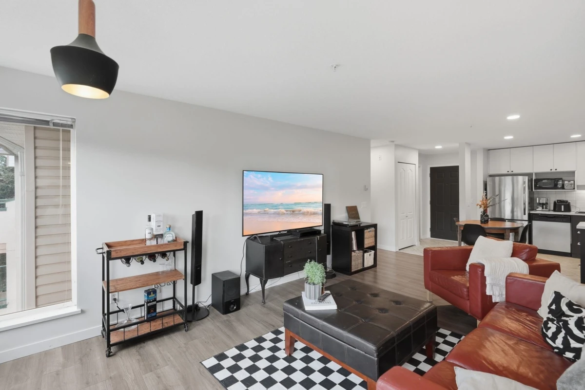 Family Room Photo of 402 33738 King Road, Abbotsford, BC