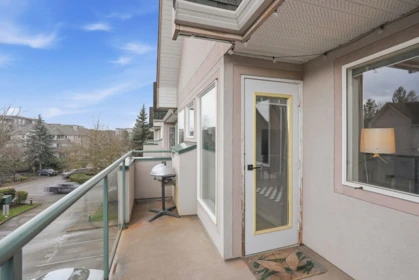 Entry Foyer Photo of 402 33738 King Road, Abbotsford, BC