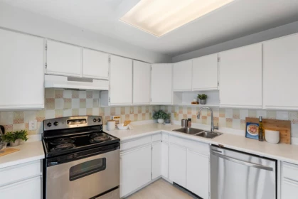 Pantry Photo of 1007 615 Belmont Street, New Westminster, BC