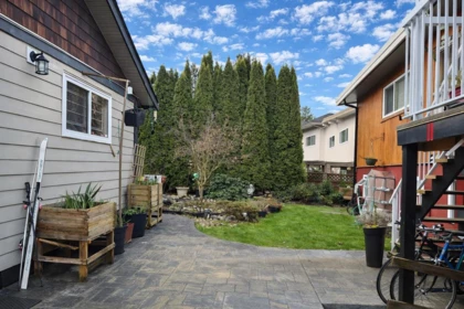 Breakfast Nook Photo of 6710 St Charles Place, Burnaby, BC