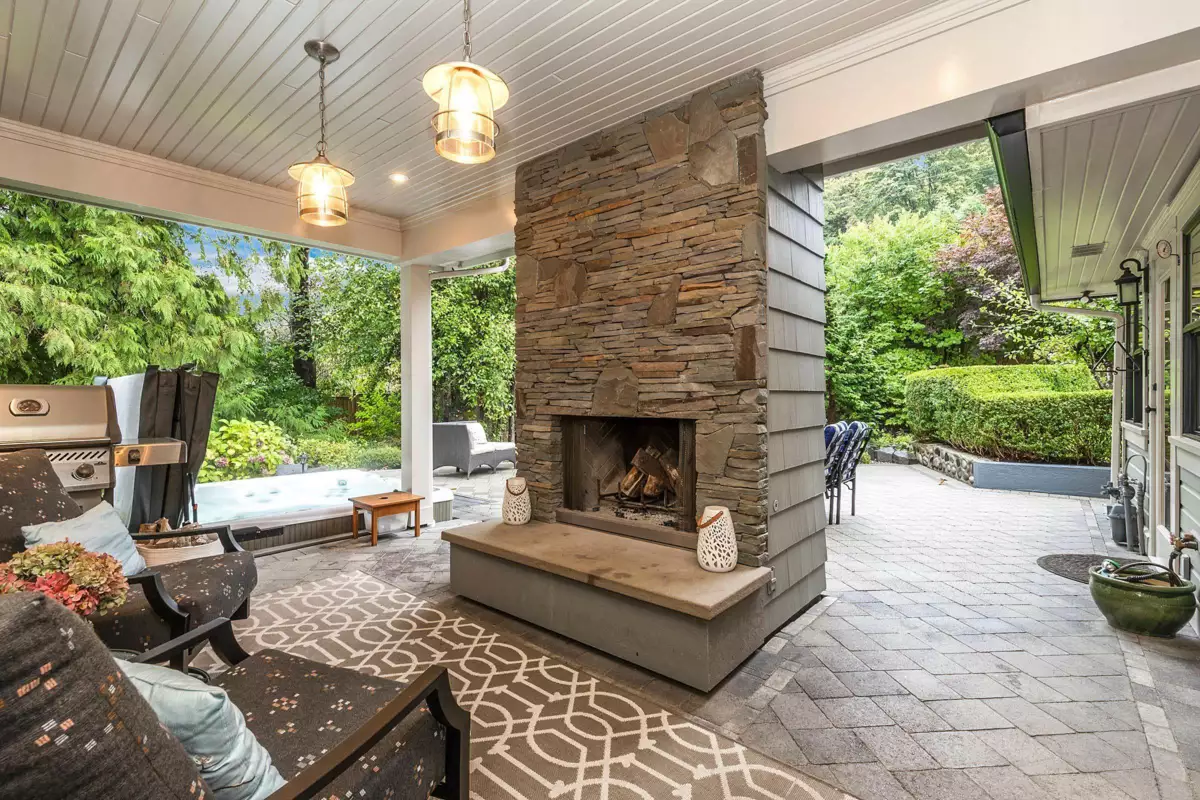 Dining Area Photo of 2209 St. George Street, Port Moody, BC