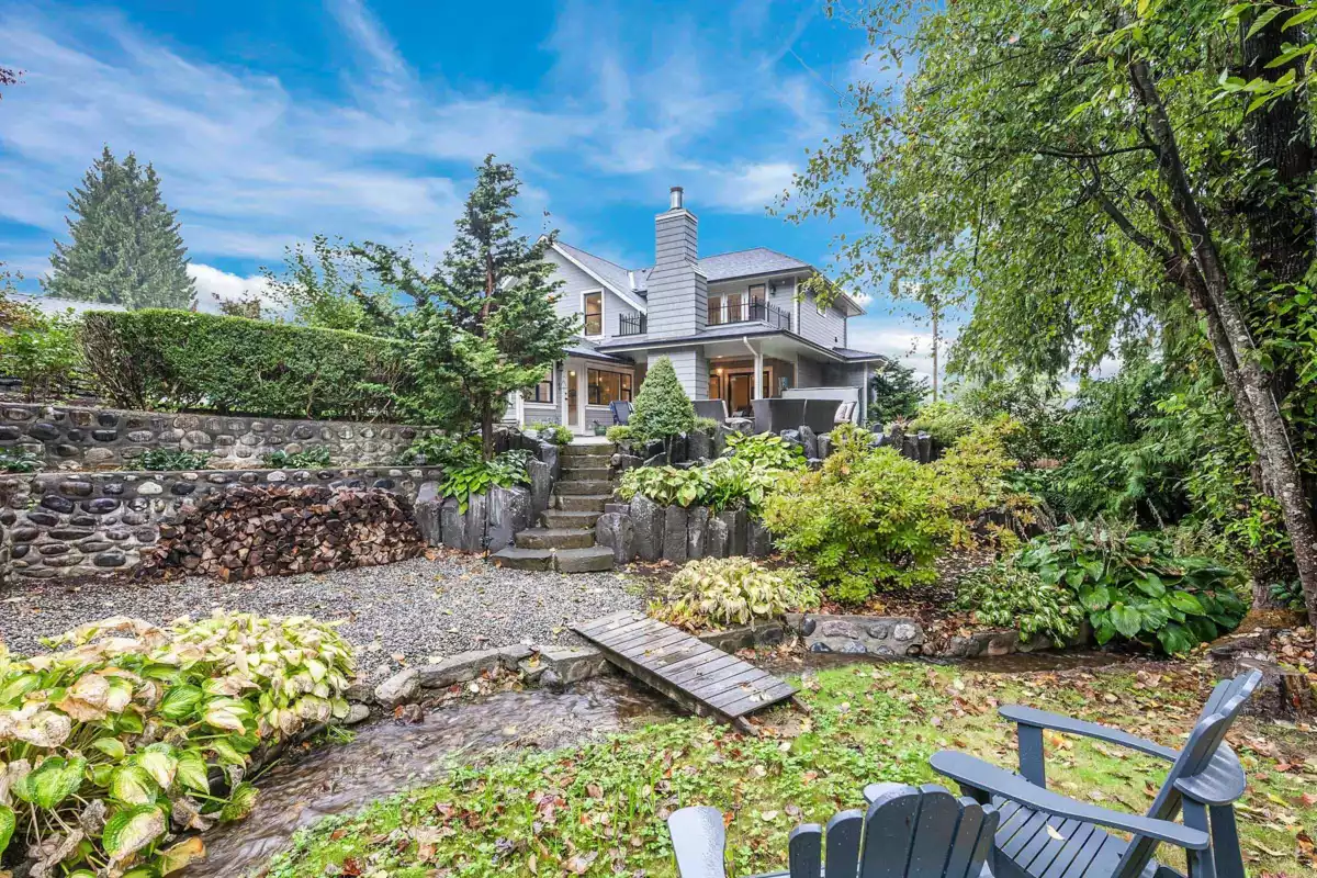 Family Room Photo of 2209 St. George Street, Port Moody, BC