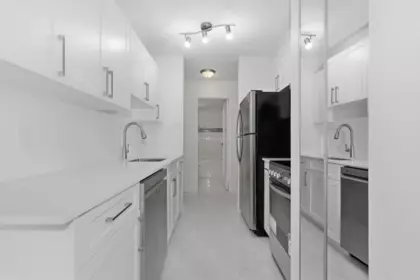 706 2012 Fullerton Avenue, North Vancouver, BC, North Vancouver — Apartment/Condo for sale