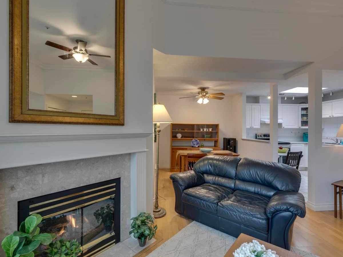 Dining Area Photo of 414 128 W 8th Street, North Vancouver, BC