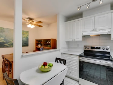 Breakfast Nook Photo of 414 128 W 8th Street, North Vancouver, BC