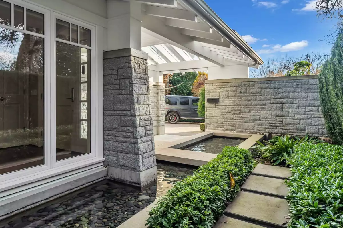 Family Room Photo of 4358 Erwin Drive, West Vancouver, BC