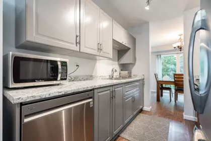 Kitchen Island Photo of 2 5536 Vedder Road, Chilliwack, BC