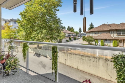 Hallway Photo of 202 12125 75a Avenue, Surrey, BC