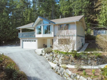 5549 Sans Souci Road, Halfmoon Bay, BC, Halfmoon Bay — Single Family Residence for sale