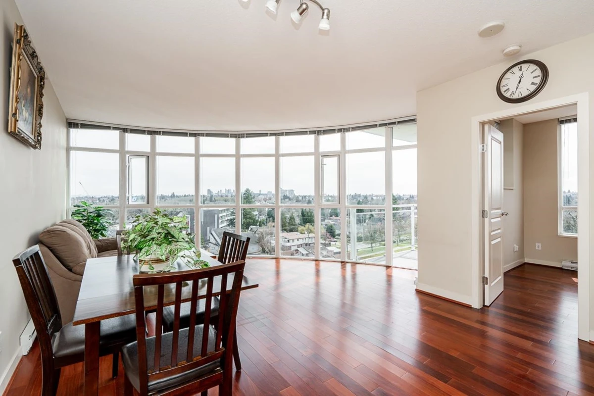 Living Room Photo of 952 1483 E King Edward Avenue, Vancouver, BC