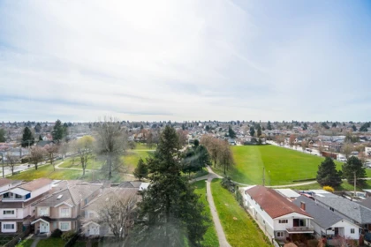 Laundry Room Photo of 952 1483 E King Edward Avenue, Vancouver, BC