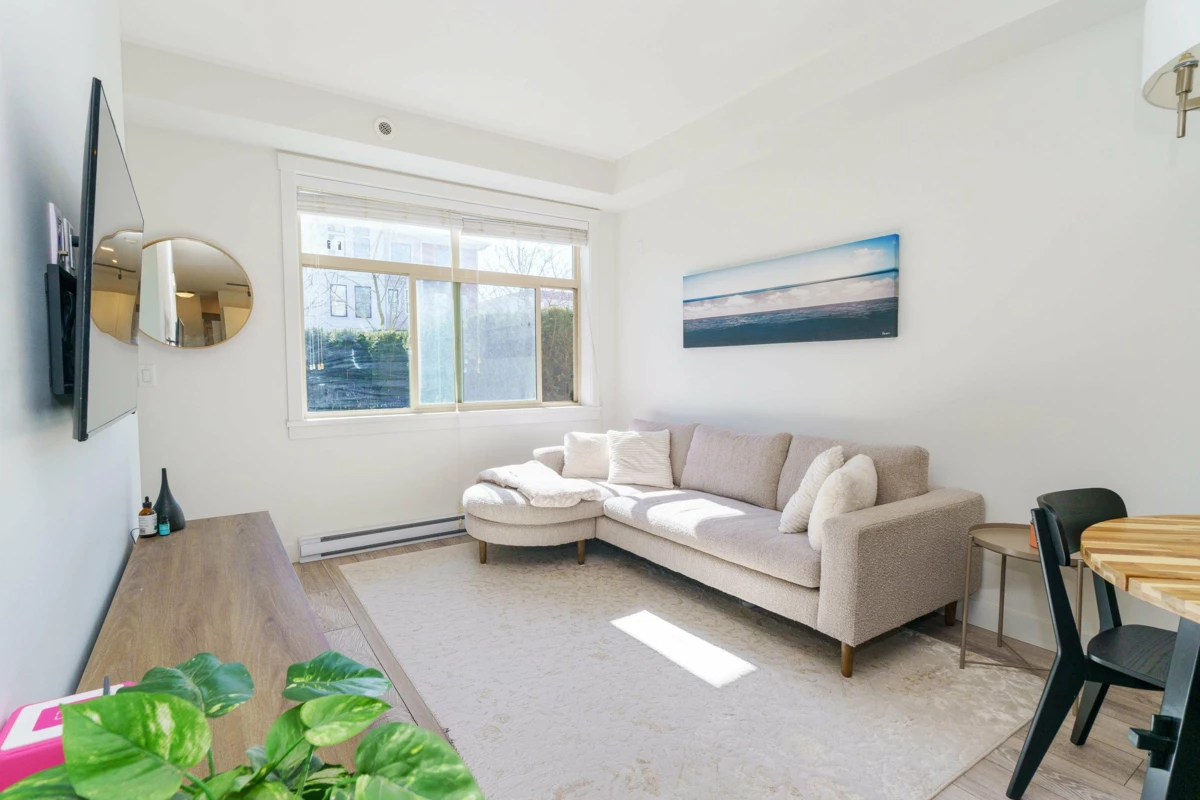 Living Room Photo of 105 20673 78 Avenue, Langley, BC