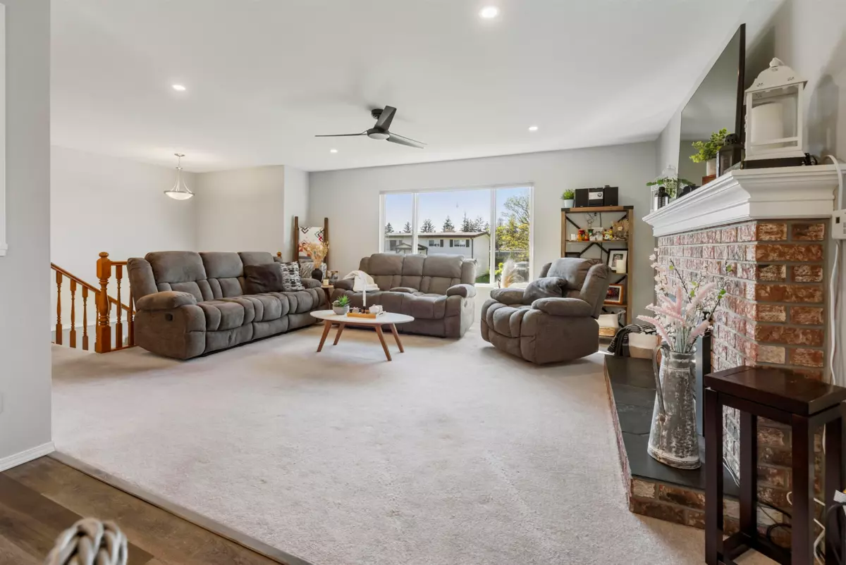 Family Room Photo of 6982 Sheffield Way, Chilliwack, BC