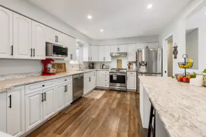 Breakfast Nook Photo of 6982 Sheffield Way, Chilliwack, BC